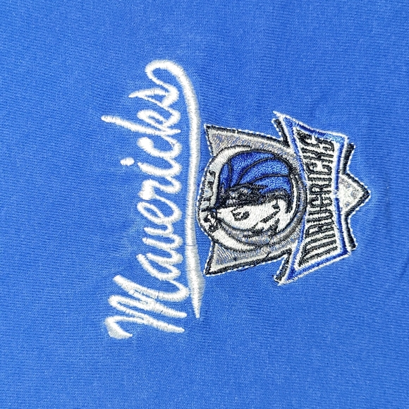 Vintage. Made in USA. 90s. Dallas Mavericks. Delta T shirt. Size Large. - Picture 2 of 10